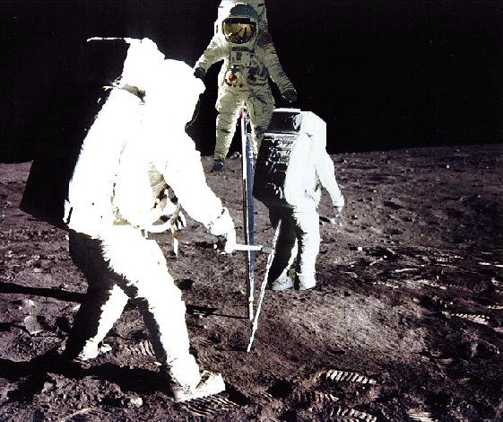 picture of astronauts in some  kind of mating ritual